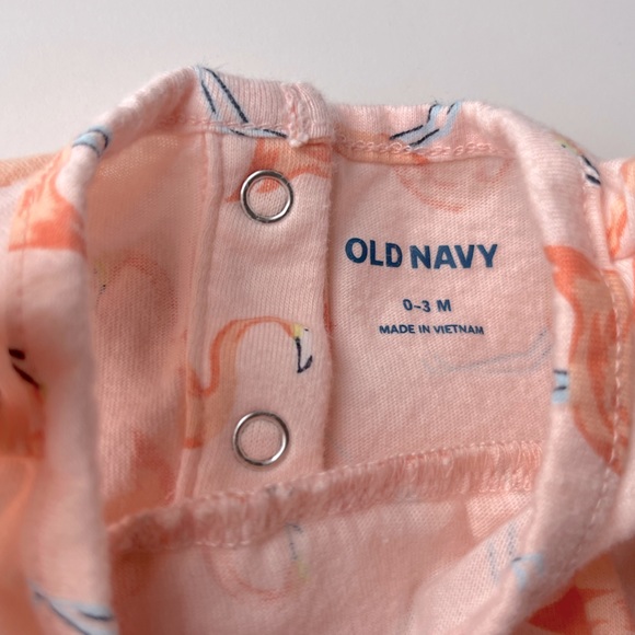 Old Navy baby girl romper size 0-3 months EUC - Picture 3 of 4